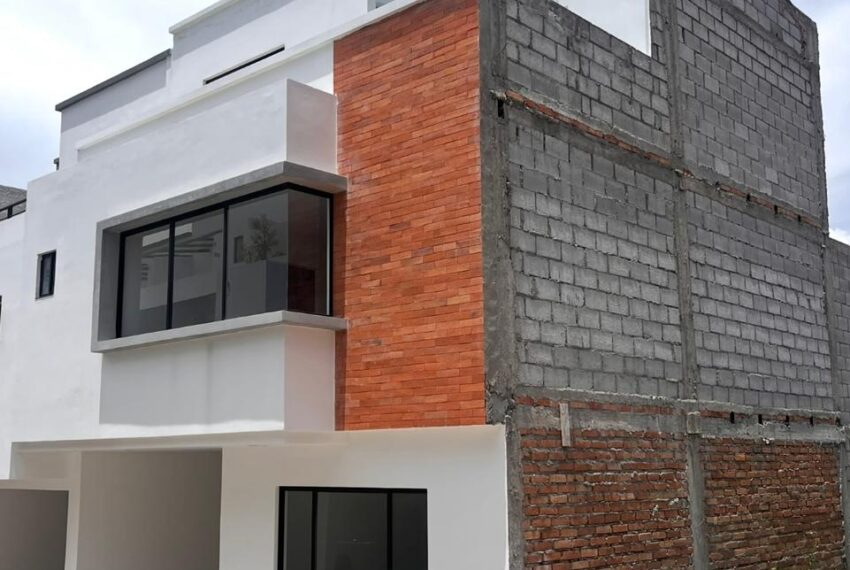 Casa de venta en el Tejar 3 pisos, 4 habitaciones