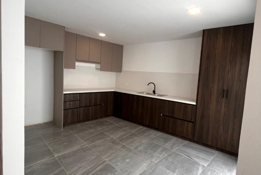 Casa de venta en el Tejar 3 pisos, 4 habitaciones