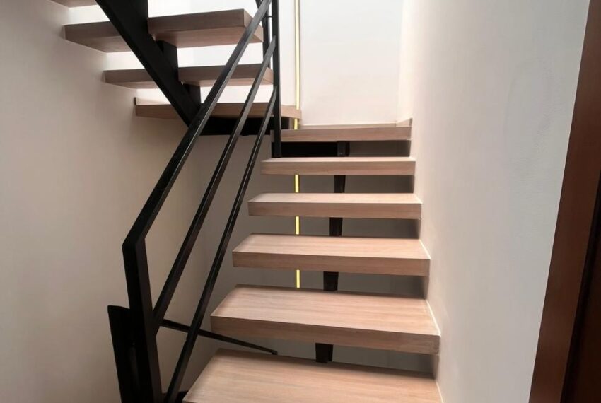 Casa de venta en el Tejar 3 pisos, 4 habitaciones