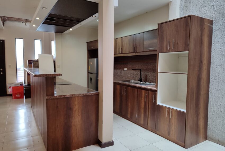 Casa con 3 departamentos