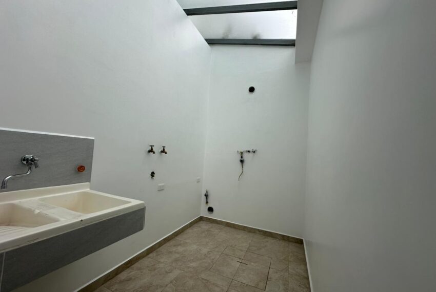 WhatsApp Image 2025-10-23 at 13.12.51 (2)