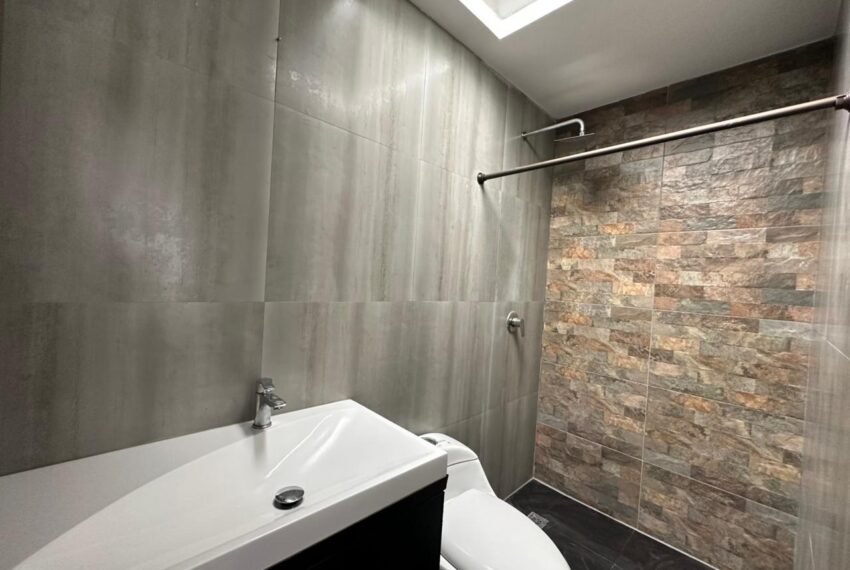 WhatsApp Image 2025-10-23 at 13.12.51 (5)