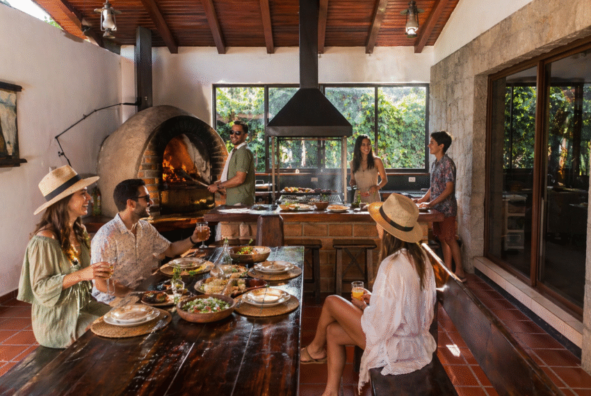 Casa de lujo en Paute con piscina climatizada y área social