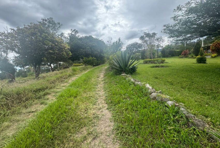 terreno en Yunguilla